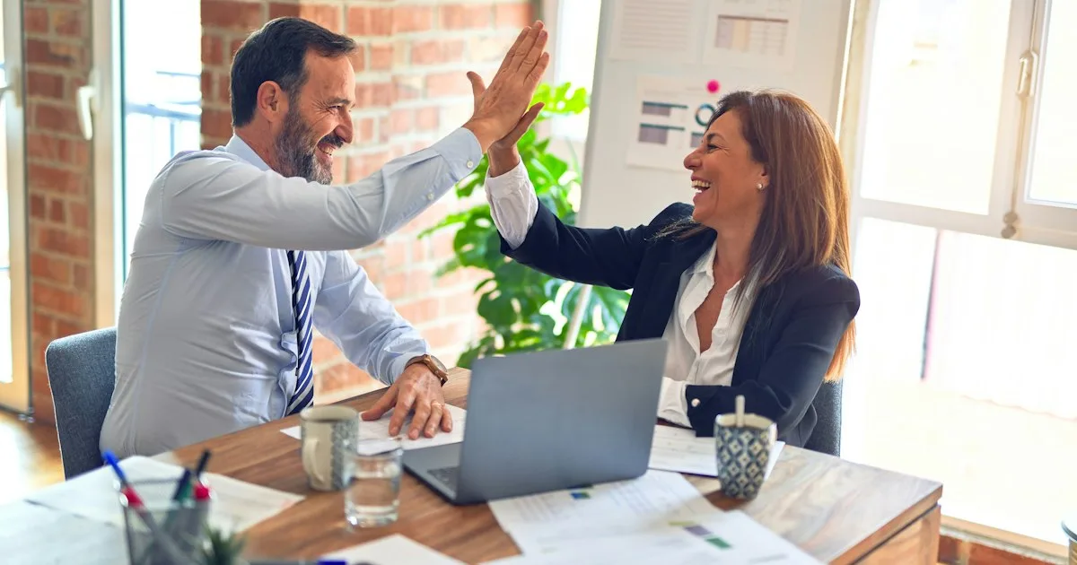 DAF externalisé ou DAF salarié : comparatif coûts et avantages